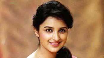 Parineeti Chopra\'s 25th Birthday Celebrations on \'Daawat-E-Ishq\' Sets Today!
