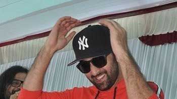 Ranbir Kapoor grooves at Saraswati Pooja!