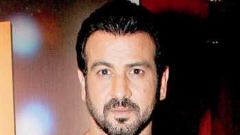 Ronit Roy orders formal footwear for his entire unit