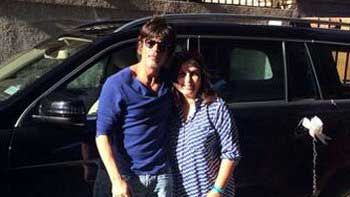 Shah Rukh Khan gifts another car to Farah Khan!