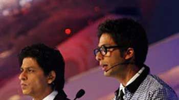 Shahid Kapoor and Shahrukh Khan to host this year's IIFA