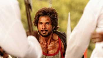 Shahid Kapoor\'s peculiar avatar in \'R... Rajkumar\'!