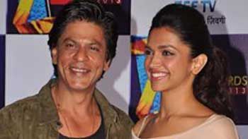Shahrukh and Deepika enjoy IPL while Munnar was raining