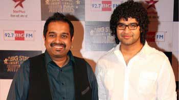 Shankar Mahadevan and Siddharth Mahadevan sing together in '2 States'