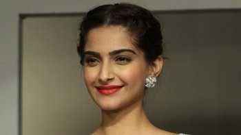 Sonam Kapoor becomes the teen icon