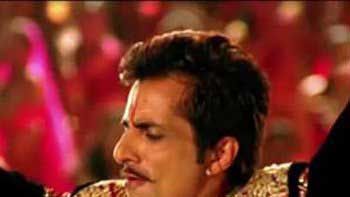 Sonu Sood turns Item Boy in \'R... Rajkumar\'!