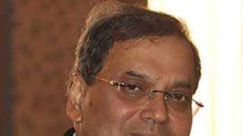 Subhash Ghai to come up with \'Khalnayak\' remake