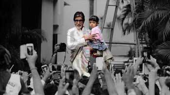 Aaradhya Joins Grand Father Amitabh Bachchan for the Sunday 'Wave' Ritual
