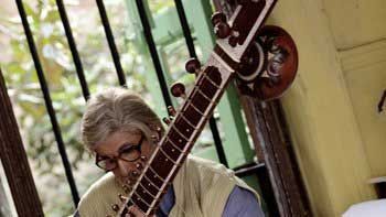 Amitabh Bachchan aspires to learn Sitar