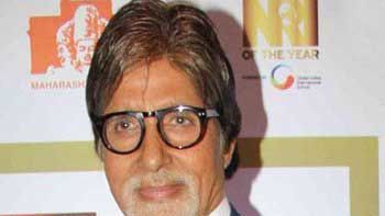 Amitabh Bachchan enjoyed boy\'s night out on 41st wedding anniversary
