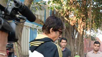 Amitabh Bachchan participates in Swachh Bharat Abhiyaan