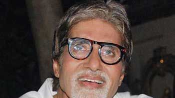 Amitabh Bachchan\'s health shows sigh of relief
