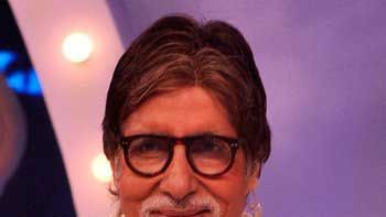 Amitabh Bachchan touches the benchmark of 12 million followership on Twitter