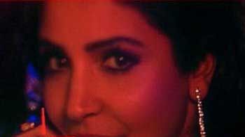 Check Out: Anushka Sharma's jazzy look from 'Bombay Velvet'