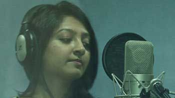 Energetic and Youthful Club Number For 'Hotel Beautifool' Crooned by Bhoomi Trivedi