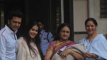 Genelia D\'Souza announces the name of her son as Riaan Riteish Deshmukh