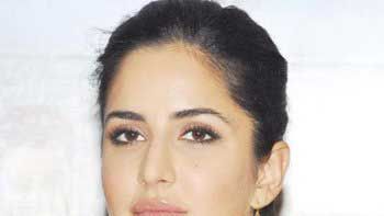 Katrina Kaif Gets Distracted By Fans