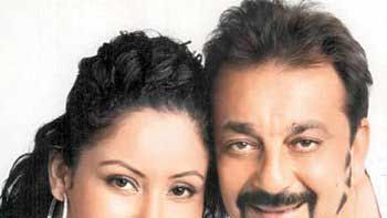 Maanayata's Anniversary Surprise for Hubby Sanjay Dutt