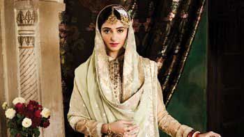 Pernia Qureshi to be Seen in a Royal Avatar