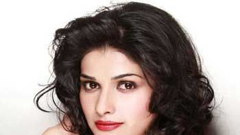 Prachi Desai to Play a Significant Role in 'Rock On!! 2'