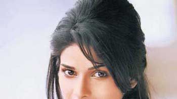 Prachi Desai to play Azaruddin's first wife Naureen