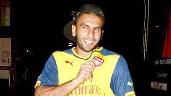 Ranveer's Love For Football !!