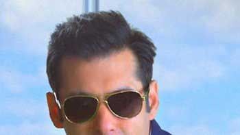 Salman Khan records Dholi Taro for 'Bigg Boss 8'