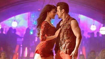 Salman Khan\'s \'Jumme Ki Raat\' video mints over 5 million hits!