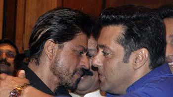 Shah Rukh Khan, Salman Khan hug each other again at Iftaar Party