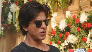 Shah Rukh Khan thanks for galore of birthday wishes