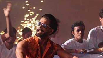Shahid's Look In 'Udta Punjab' Revealed!
