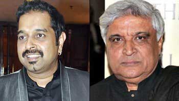 Shankar Mahadevan surprises Javed Akhtar by Gifting a Piano on his 70th Birthday Bash