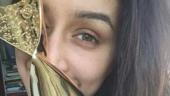 Shraddha Kapoor bags 'Shining Superstar Award'