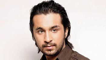 Siddhanth Kapoor to star in \'Jazbaa\'