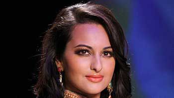 Sonakshi Sinha to groove on Madhuri Dixit\'s dance moves in \'Tevar\'