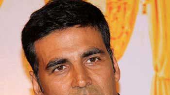 Thousands of Junior Artists for Akshay Kumar Starrer film 'Airlift'