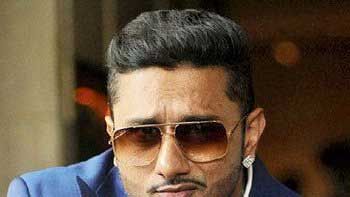 Yo Yo Honey Singh to compose rap version of \'Aata Majhi Satakli\' in \'Singham Returns\'