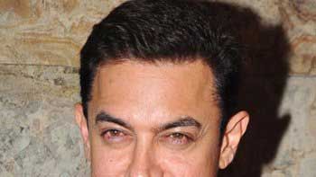 Aamir To Celebrate Eid By Watching 'Bajrangi Bhaijaan' With Family!