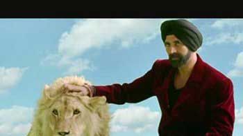 Action Maestro Akshay Kumar Shares About His Most Dangerous Stunt!