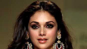 Aditi Rao Hydari portrays young Tabu in 'Fitoor'