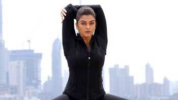 Aishwarya Rai Bachchan highlights her fitness quotient in 'Kahaaniya' song in 'Jazbaa'