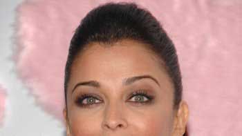 Aishwarya Rai to play the Role of Dalbir Kaur in Omung Kumar's 'Sarbjit'