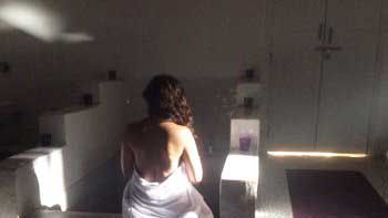 Check out Richa Chadda's hot look from 'Cabaret'