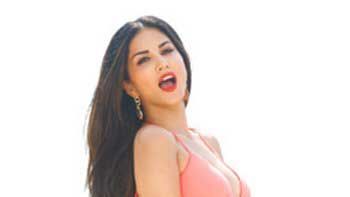 Check out Sunny Leone sizzles in Pattaya in 'Mastizaade'