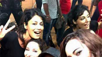 Chitrangada Singh shares selfies with Madhuri Dixit, Sonakshi Sinha and Akshay Kumar