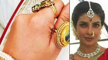 Costumes and Jewellery of 3 Crore is used In 'Bajirao Mastani'!