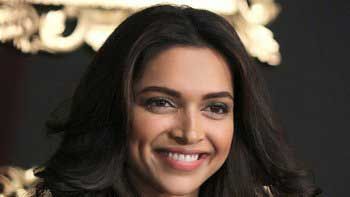 Deepika Padukone becomes the hottest patakha in town!