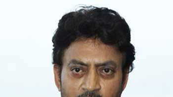 Irrfan Receives The Best Actor Award At An Indian Film Festival In Melbourne