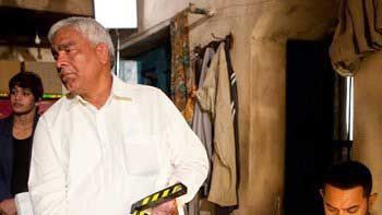 Mahavir Phogat and Daughters Were Present At Aamir's 'Dangal' Mahurat Shot