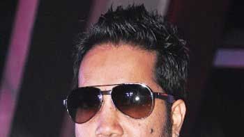 Mika Singh to perform in Harbhajan Singh, Geeta Basra's wedding